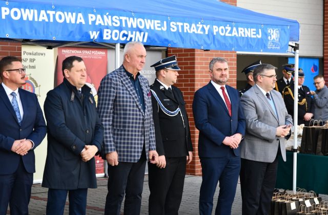 Młodzież biorąca udział w konkursie Młodzież Zapobiega Pożarom