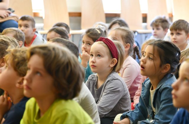 Cała Polska Czyta Dzieciom w Powiatowej i Miejskiej Bibliotece Publicznej w Bochni.