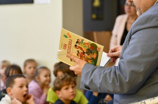 Cała Polska Czyta Dzieciom w Powiatowej i Miejskiej Bibliotece Publicznej w Bochni.