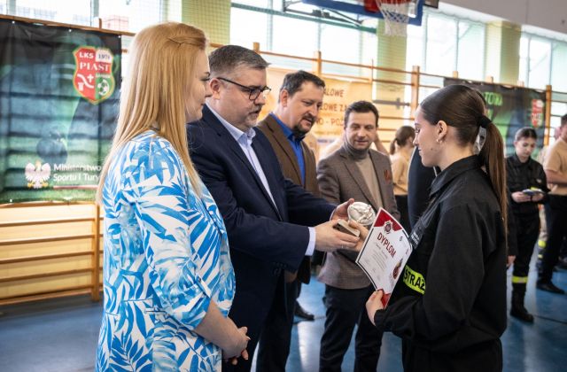 MDP z Bieńkowic i Mikluszowic zwycięzcami  Powiatowych Halowych Zawodów Młodzieżowych Drużyn Pożarniczych