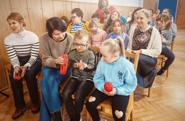 Artyści z Filharmonii Krakowskiej zabrali uczniów SOSW w świat muzyki 