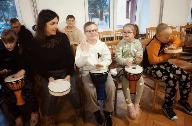 Artyści z Filharmonii Krakowskiej zabrali uczniów SOSW w świat muzyki 