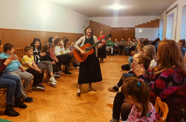 Artyści z Filharmonii Krakowskiej zabrali uczniów SOSW w świat muzyki 