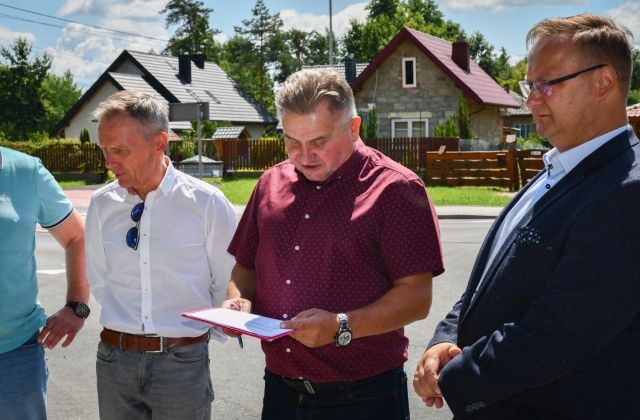 Zakończono budowę ronda na pograniczu Powiatu Bocheńskiego i Brzeskiego.