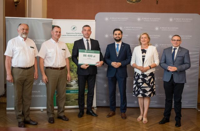 Prawie 2,2 miliona zł z Lasów Państwowych na rozbudowę drogi powiatowej Uzupełnij i zapisz enterem lub klikając w ikonkę ->