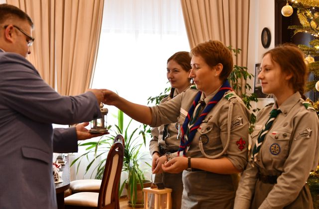 Betlejemskie Światełko Pokoju dotarło do Powiatu Bocheńskiego 